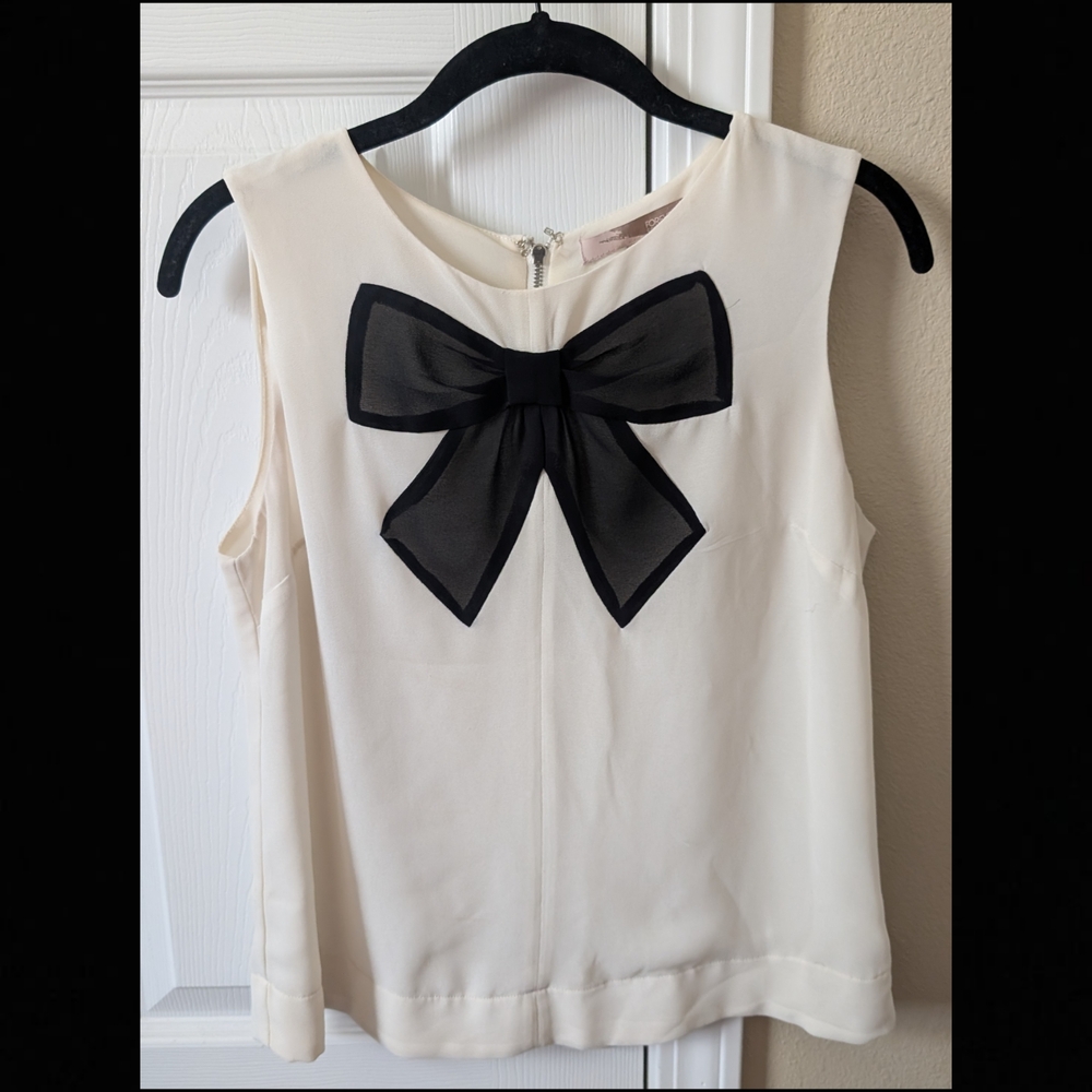 Forever 21 Cream Top with Black Accent
